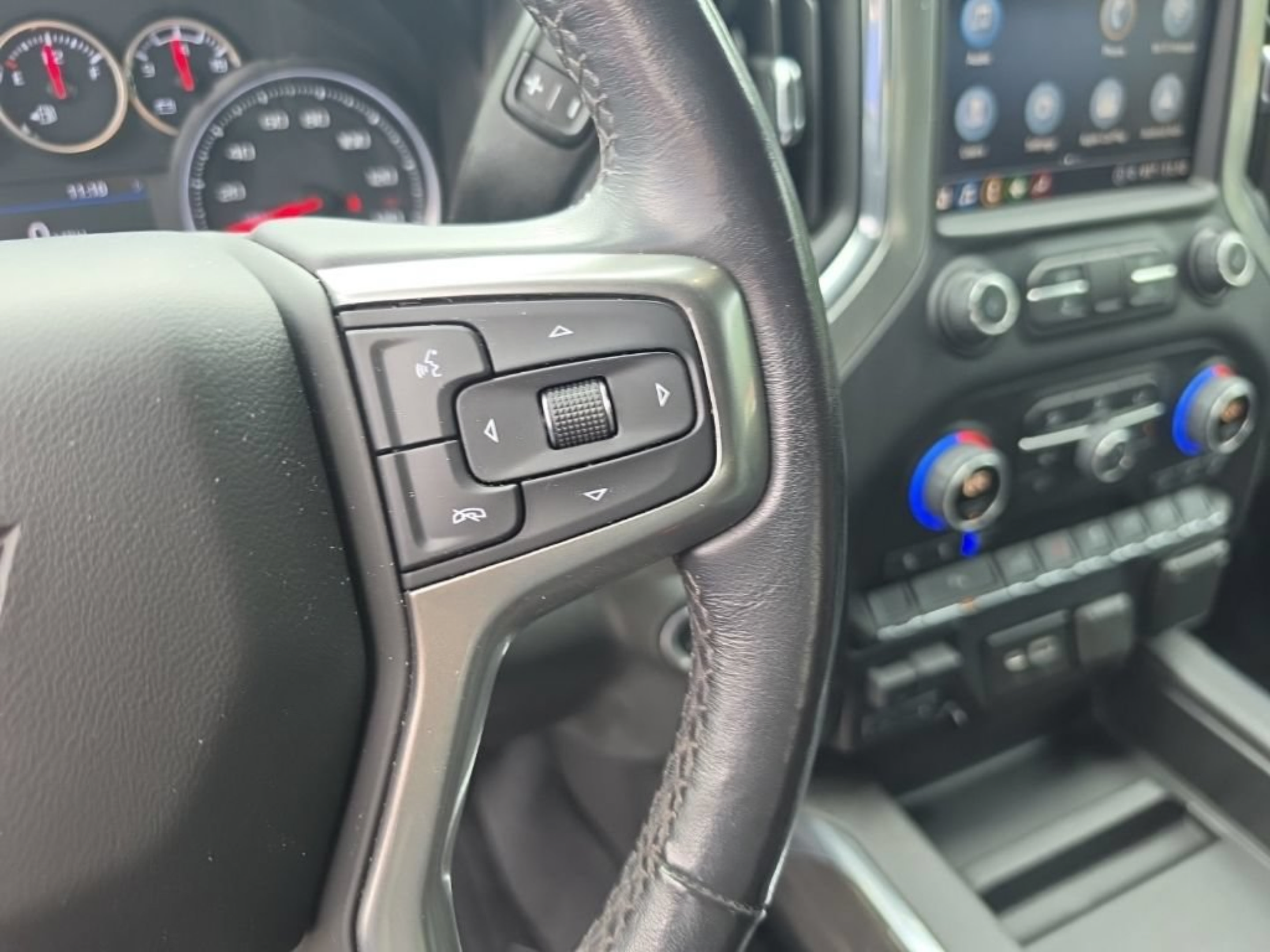 Used 2021 Chevrolet Silverado 1500 LTZ AWD/4WD image 22