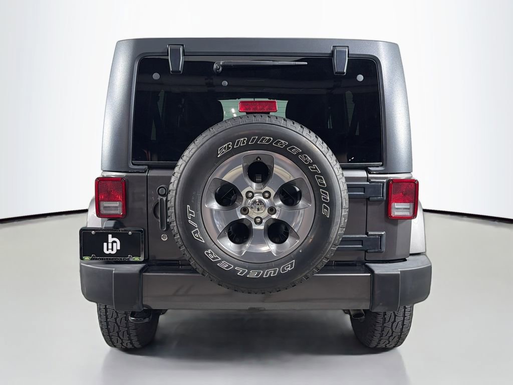 Used 2018 Jeep Wrangler Unlimited Sahara AWD/4WD image 6