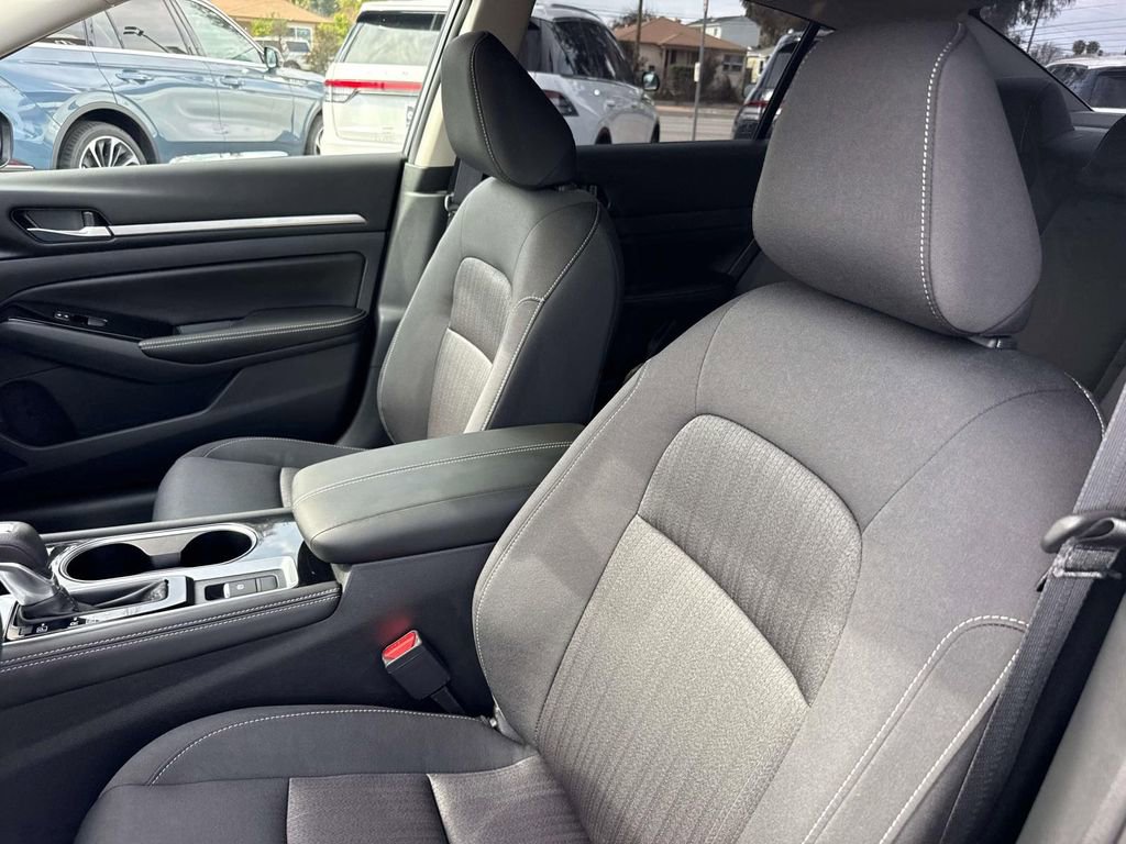 Used 2023 Nissan Altima 2.5 SV AWD/4WD image 24