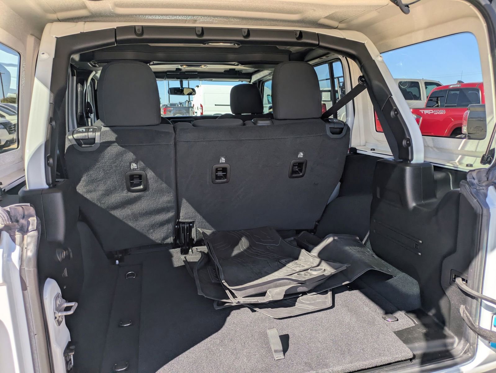 Used 2022 Jeep Wrangler Unlimited Sport image 22