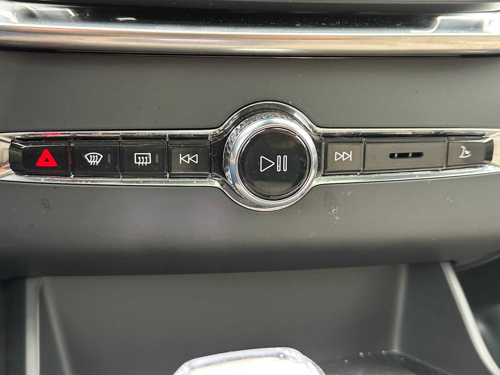 Used 2025 Volvo XC90 B6 Plus w/ Protection Package Premier AWD/4WD image 30