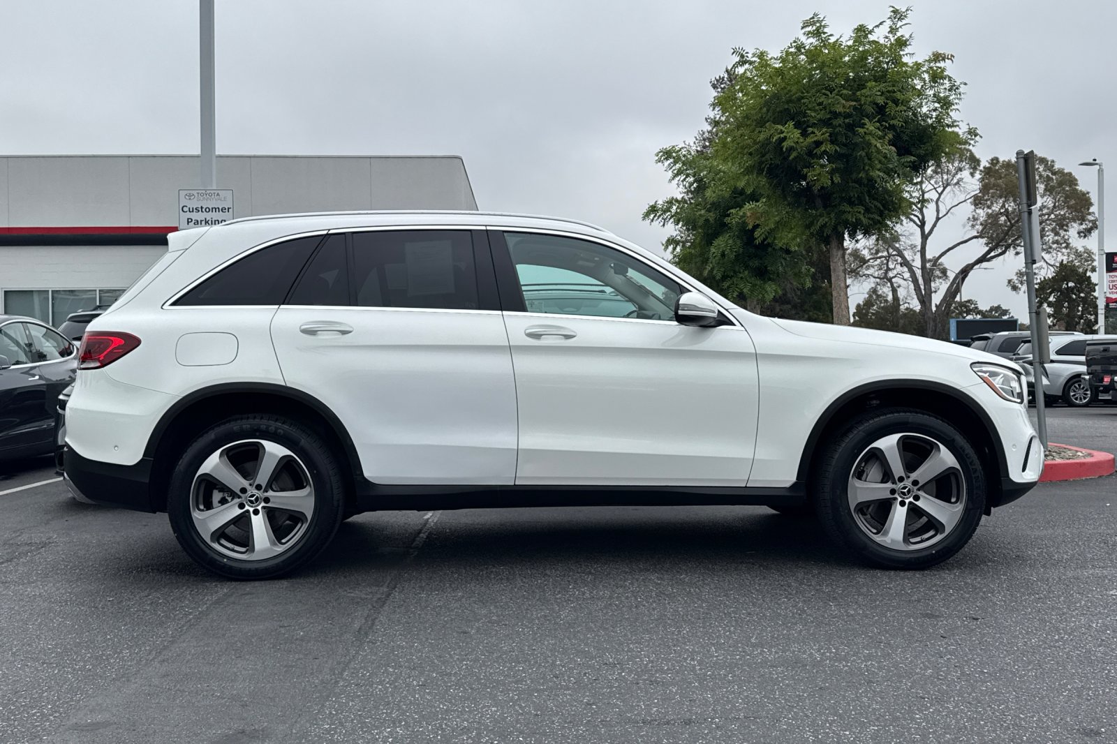 Used 2022 Mercedes-Benz GLC 300 4MATIC image 7