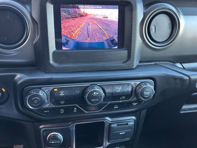 Used 2022 Jeep Gladiator Sport image 16