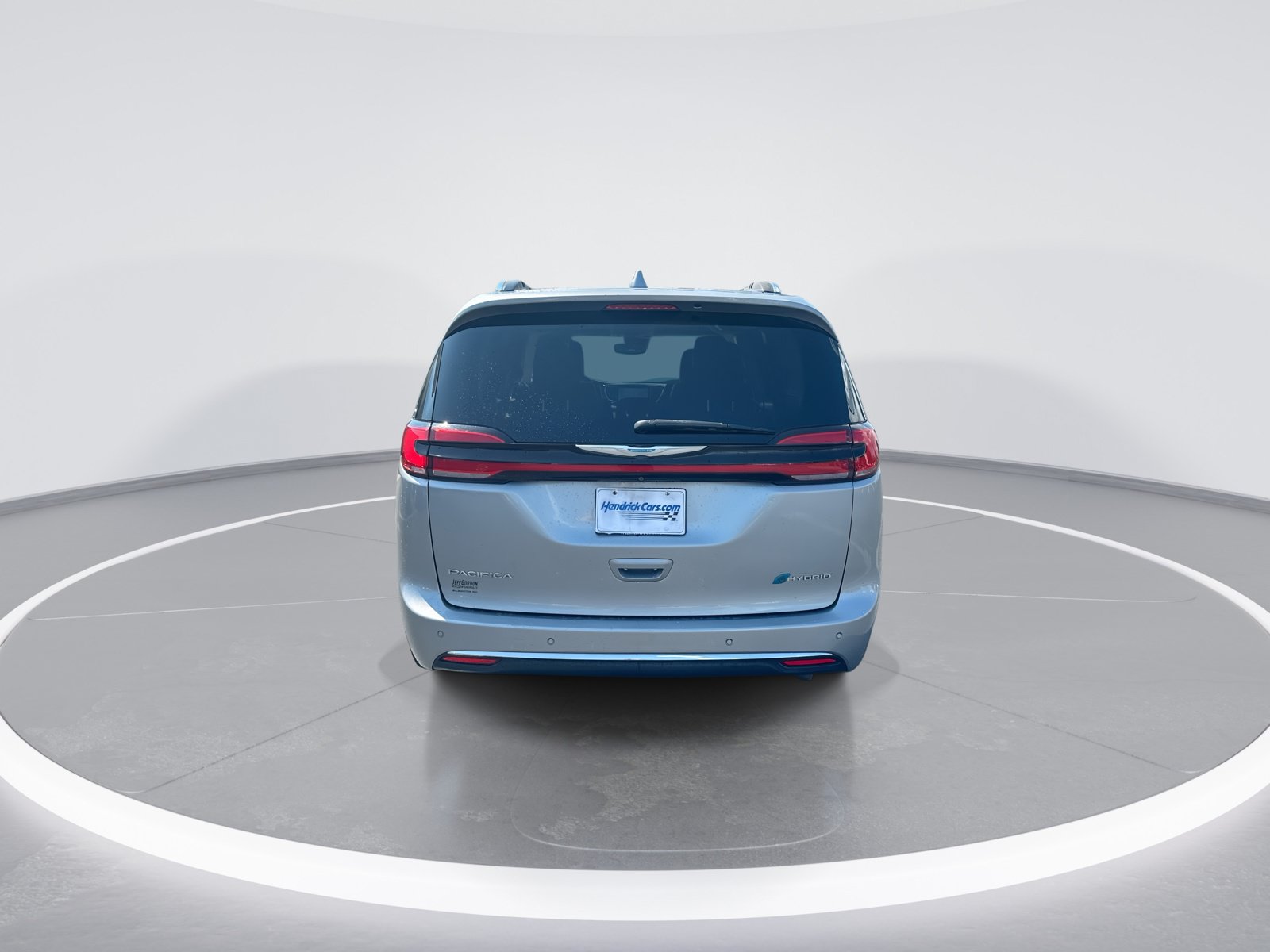 Used 2021 Chrysler Pacifica Touring-L FWD image 8