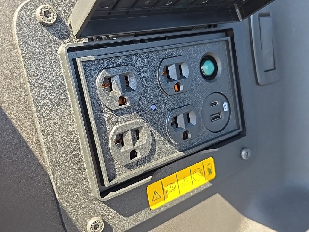 New 2025 Ford F150 Lightning XLT image 84