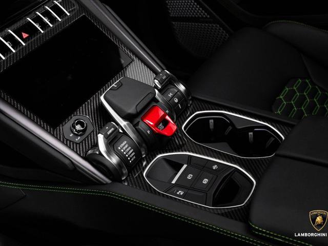 Used 2022 Lamborghini Urus AWD/4WD image 35