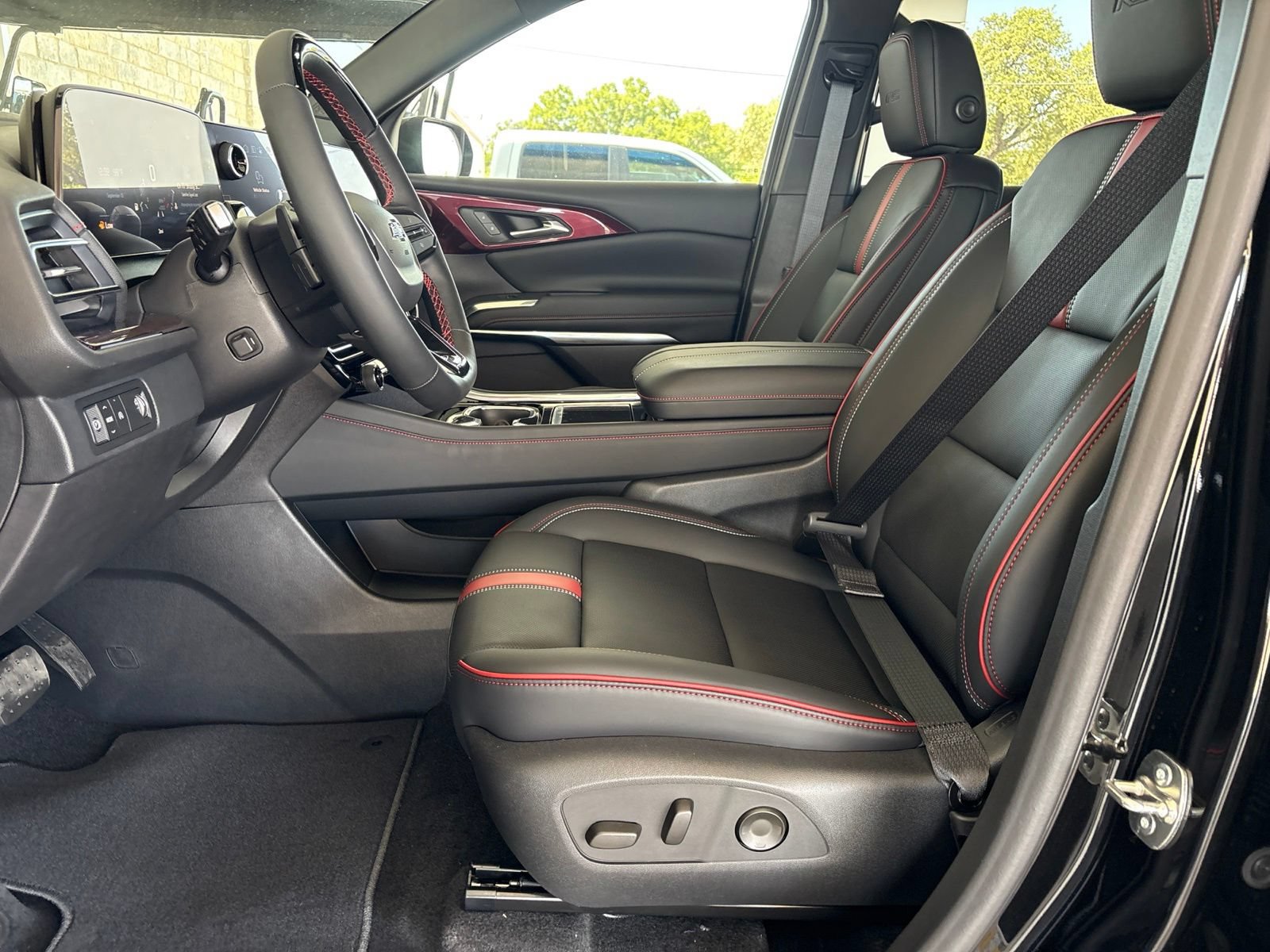 New 2027 Chevrolet Traverse RS FWD image 17