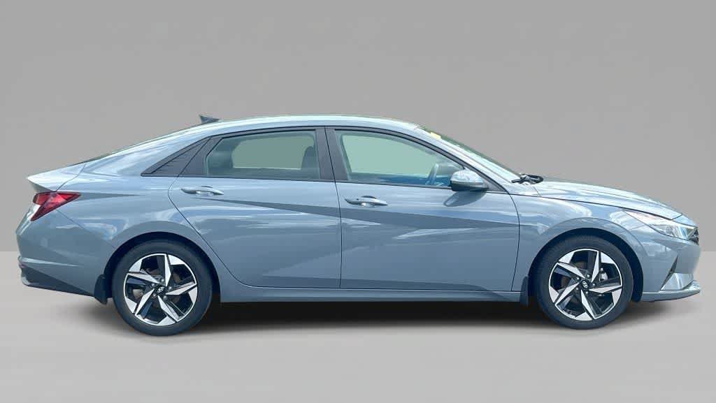 Used 2023 Hyundai Elantra SEL w/ Convenience Package FWD image 9