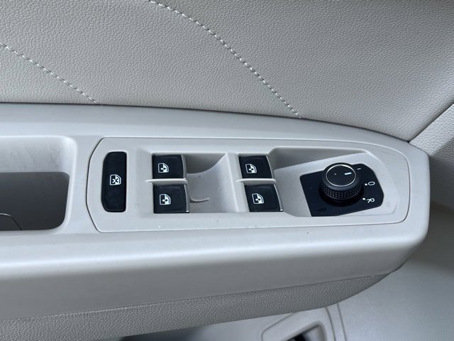 Used 2023 Volkswagen Atlas SE w/ Black Wheel Package image 15