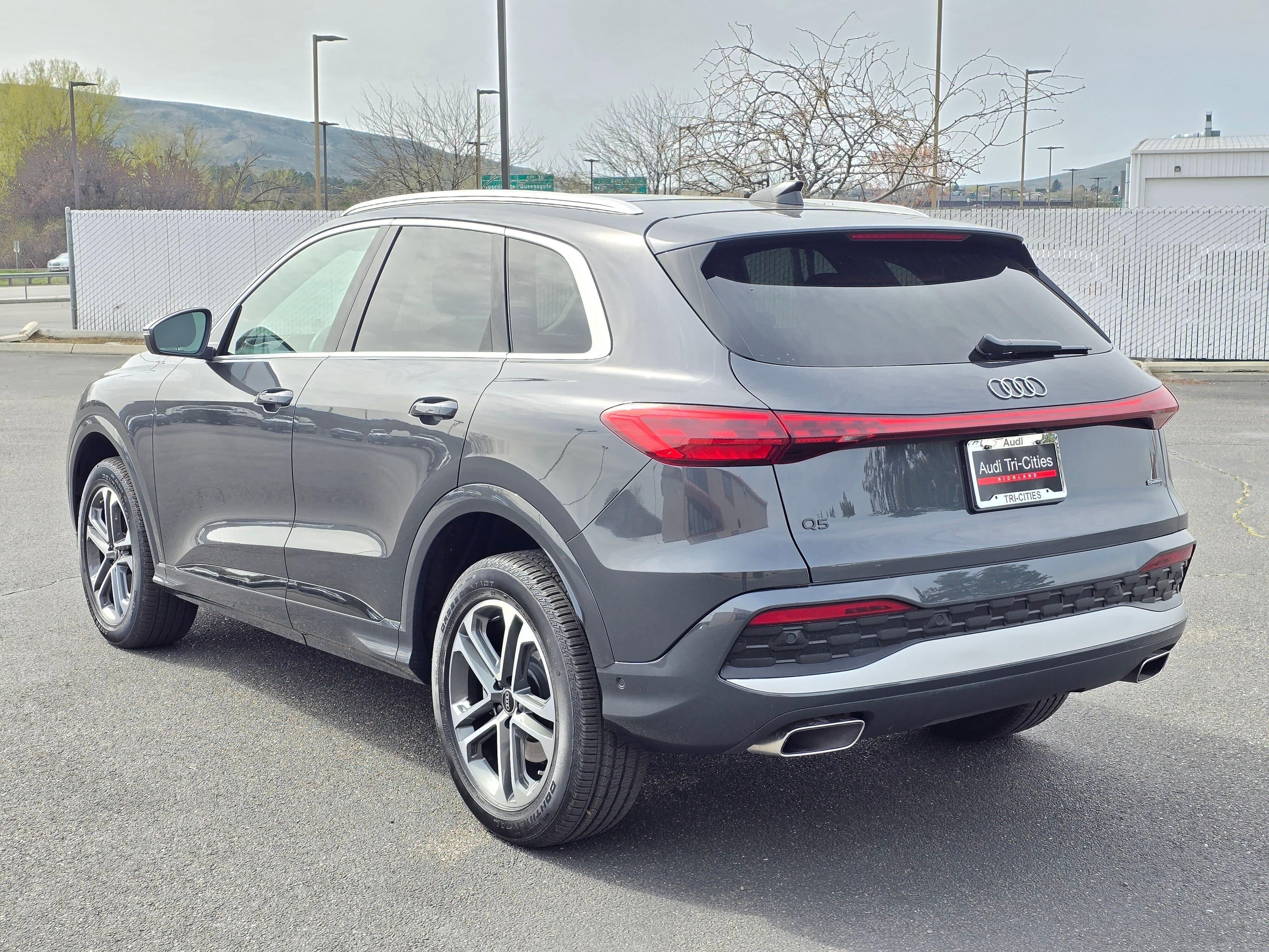 Certified 2025 Audi Q5 Premium w/ Convenience Package AWD/4WD image 4