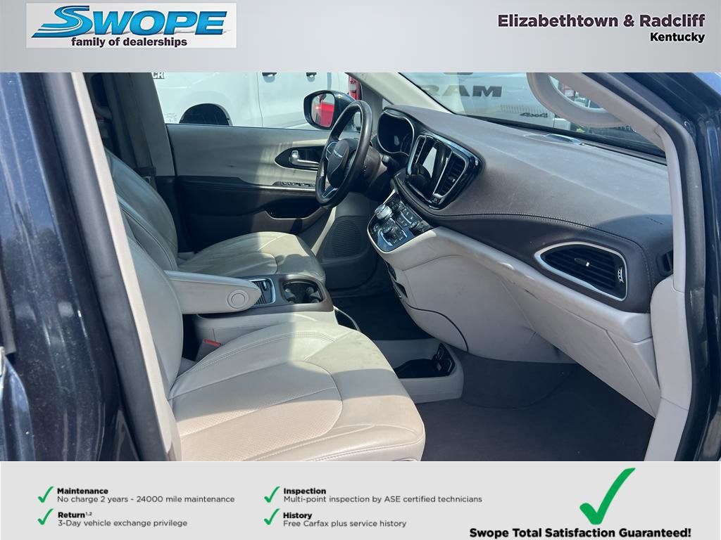 Used 2021 Chrysler Pacifica Touring-L image 7