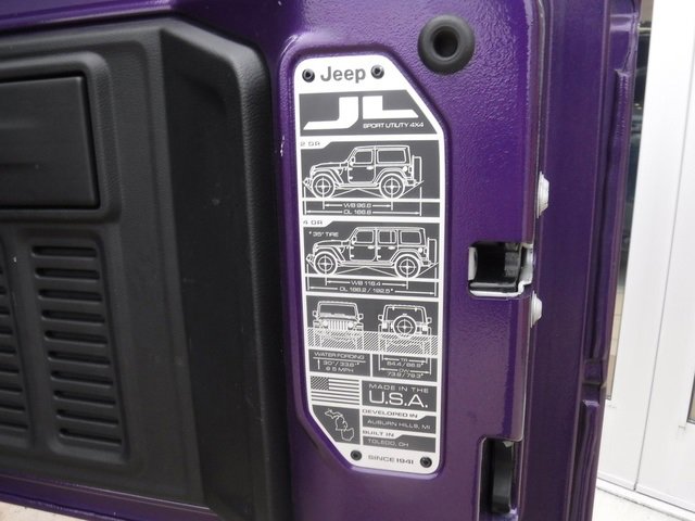 Used 2023 Jeep Wrangler Unlimited Sahara w/ Cold Weather Group image 52