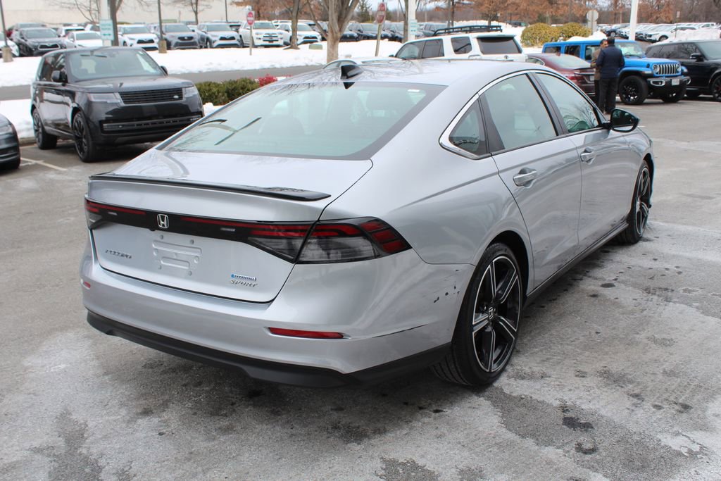 Used 2024 Honda Accord Sport image 2