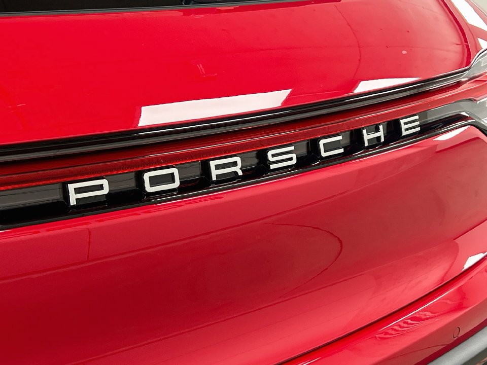 Certified 2026 Porsche Macan AWD/4WD image 34
