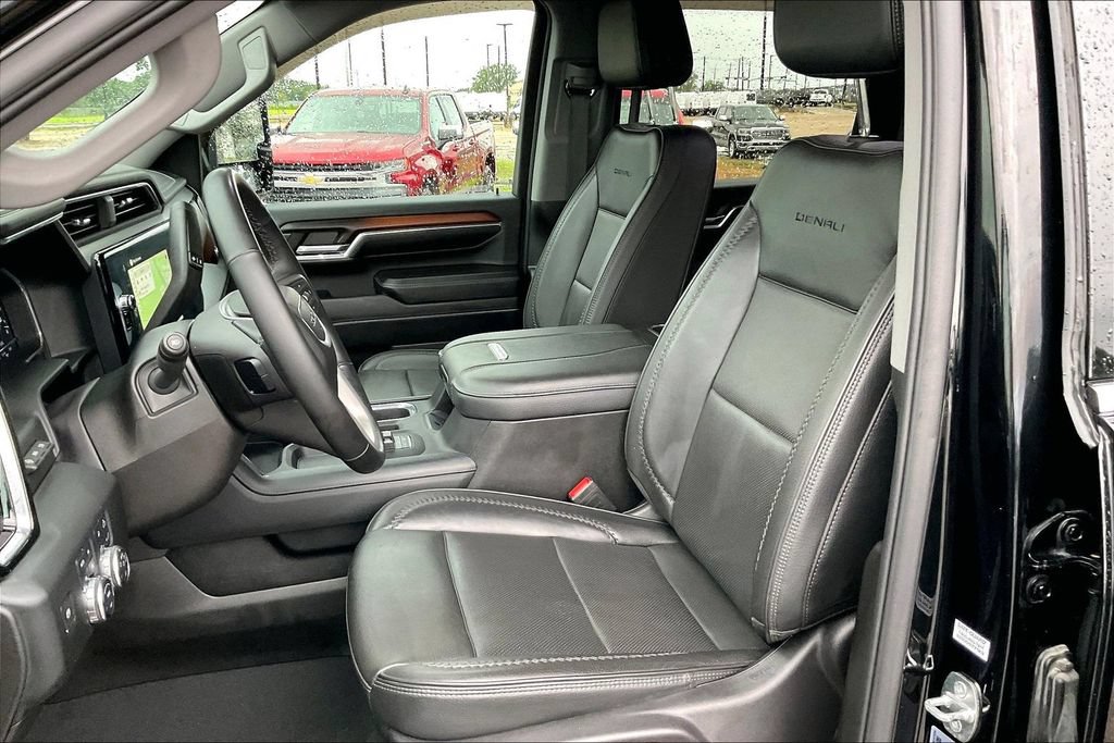 Used 2024 GMC Sierra 3500 Denali w/ Denali Reserve Package AWD/4WD image 18