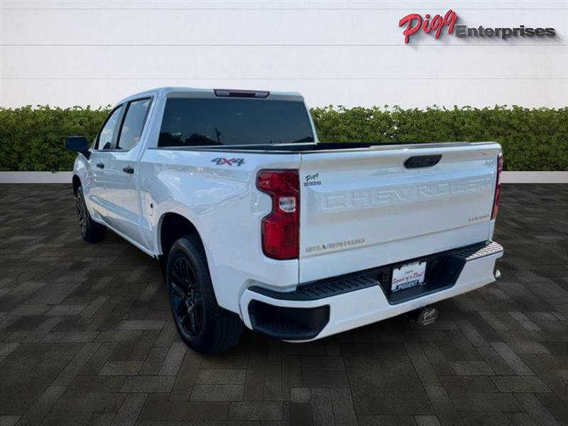 Used 2025 Chevrolet Silverado 1500 Custom image 3