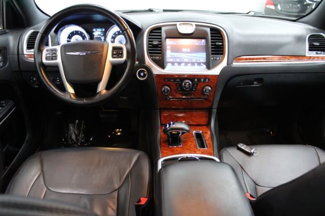 Used 2014 Chrysler 300 Touring w/ Quick Order Package 22F RWD image 2