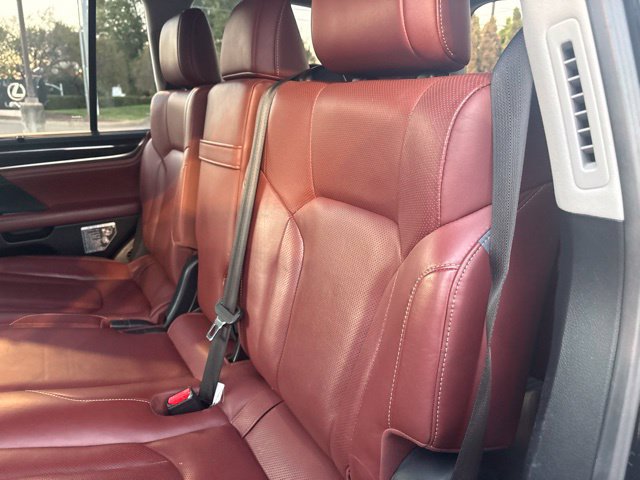 Used 2017 Lexus LX 570 4WD w/ Luxury Package image 4
