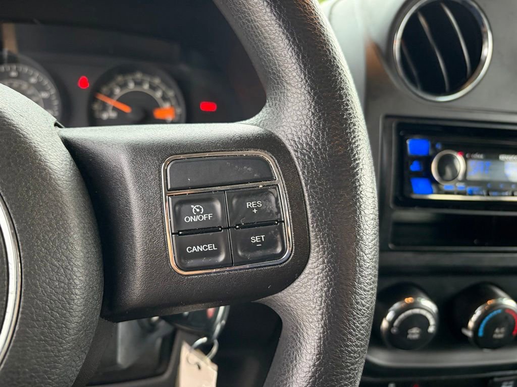 Used 2014 Jeep Patriot Sport AWD/4WD image 29