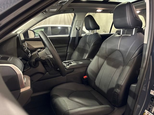 Used 2026 Toyota Grand Highlander AWD image 5