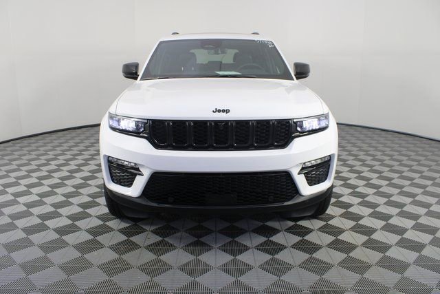 New 2025 Jeep Grand Cherokee Limited w/ Luxury Tech Group II image 31
