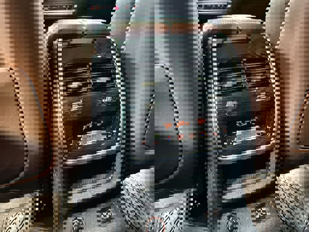 Used 2023 BMW X7 xDrive40i w/ Executive Package image 29