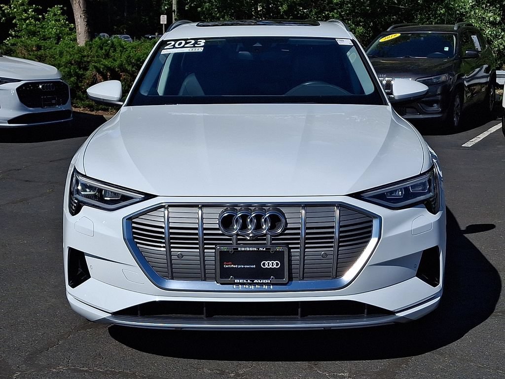 Certified 2023 Audi e-tron Premium Plus w/ Premium Plus Package AWD/4WD image 9