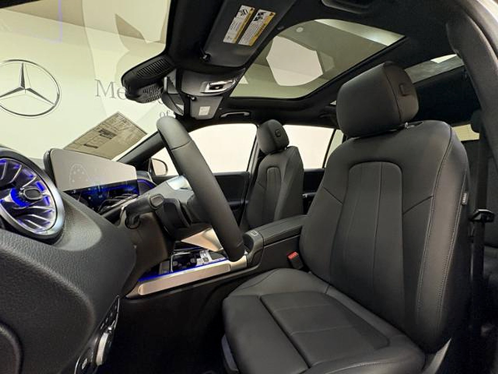 New 2026 Mercedes-Benz GLB 250 image 9