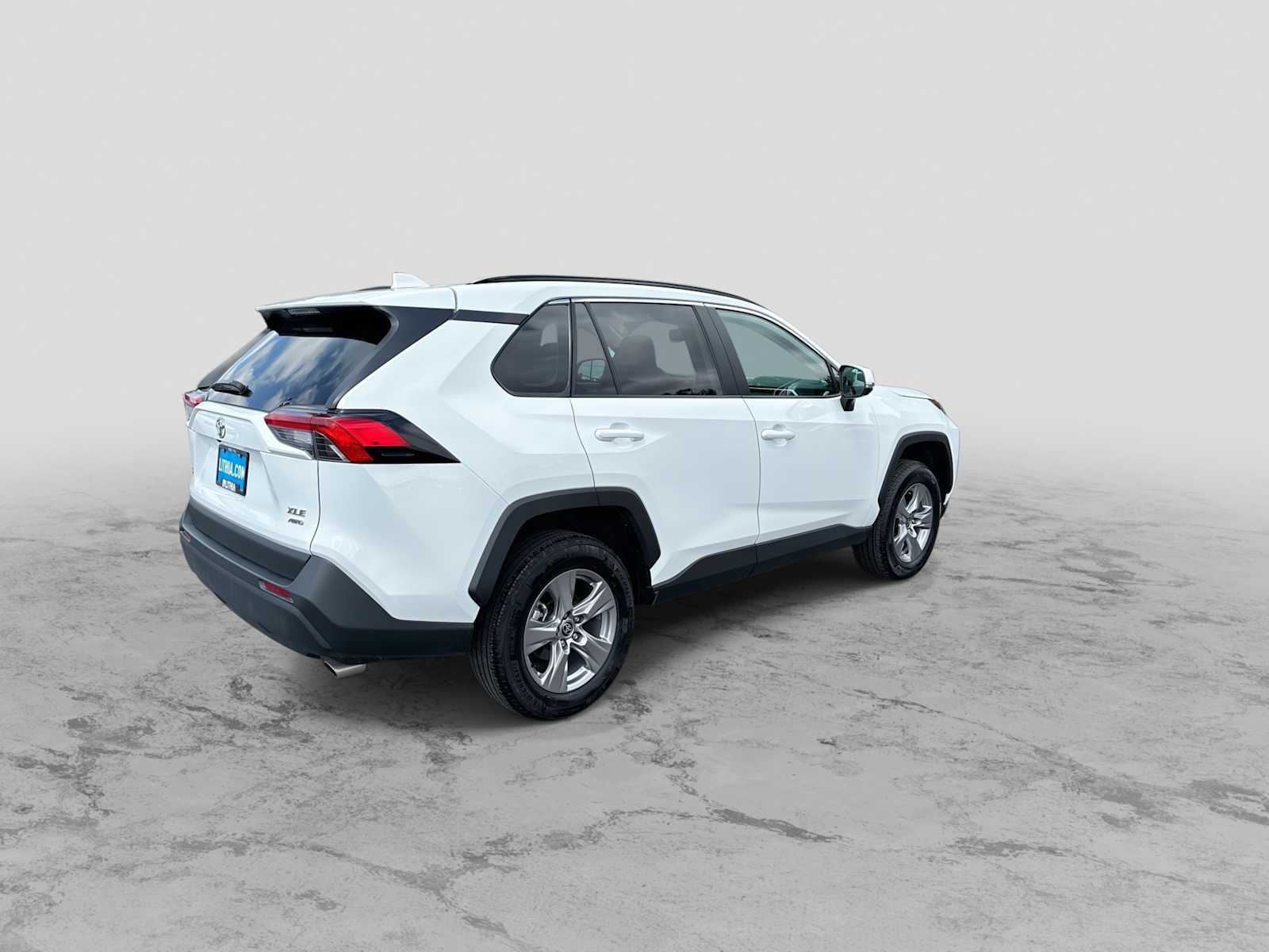 Used 2025 Toyota RAV4 XLE AWD/4WD image 8