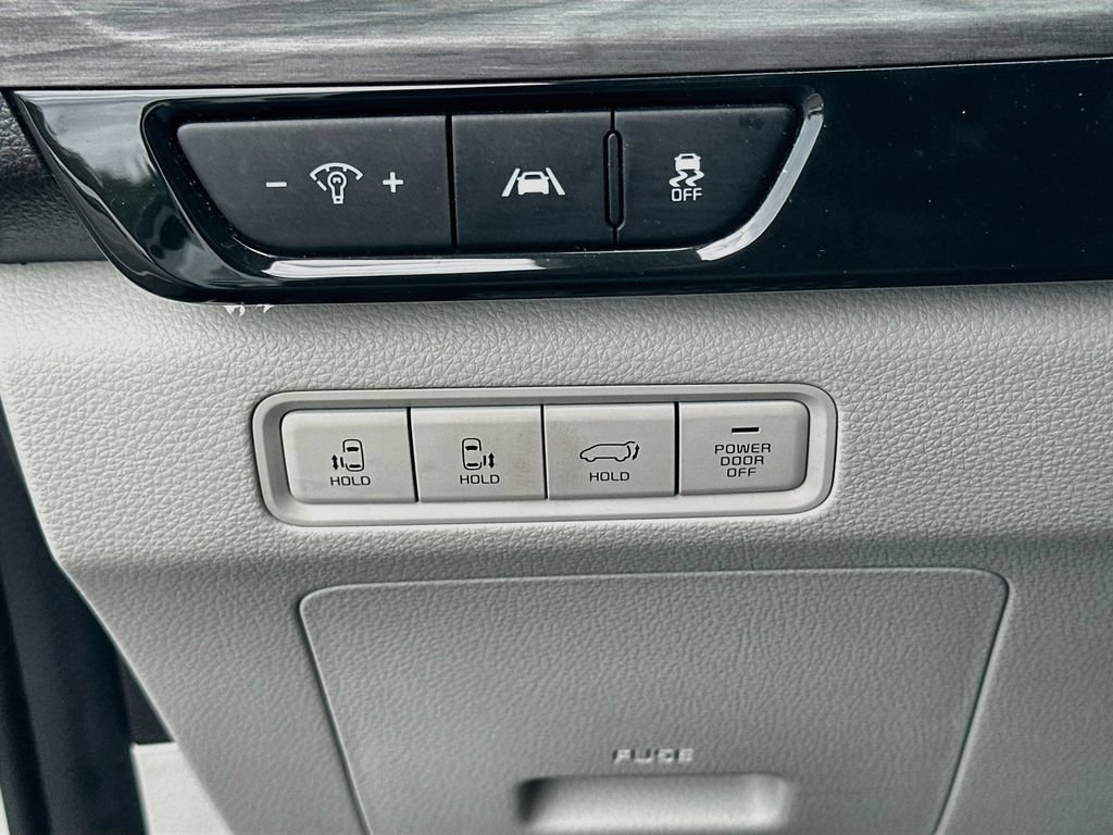 Certified 2024 Kia Carnival EX FWD image 10