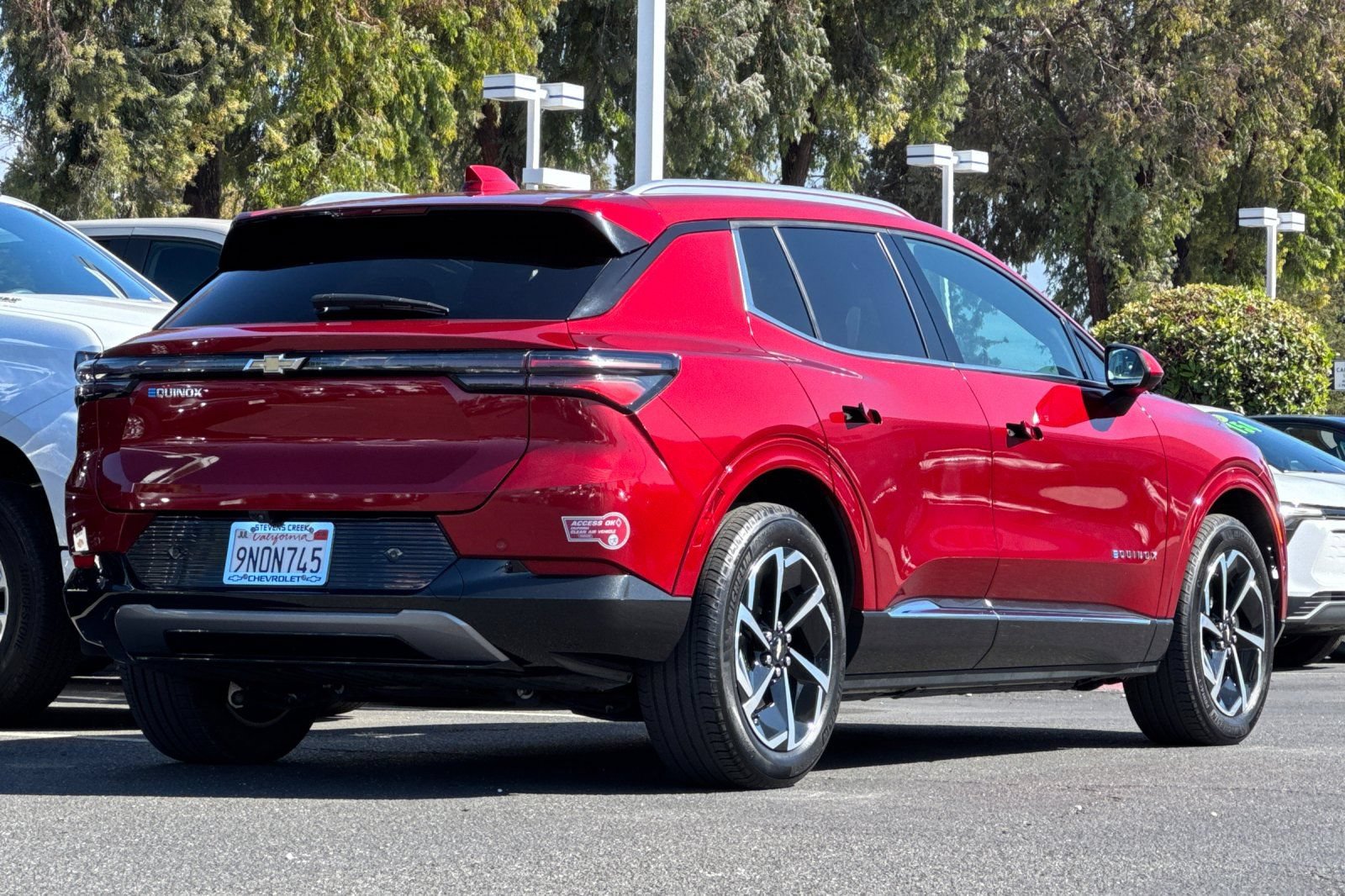Used 2024 Chevrolet Equinox EV LT FWD image 5