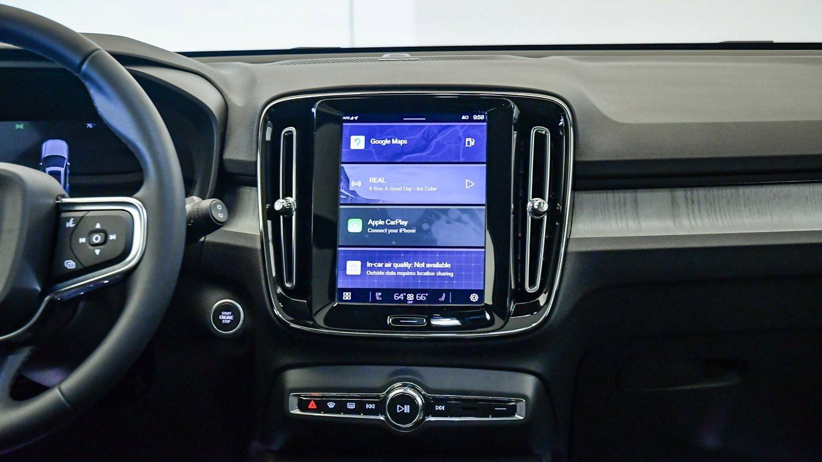 Certified 2025 Volvo XC40 B5 Ultra w/ Climate Package image 13