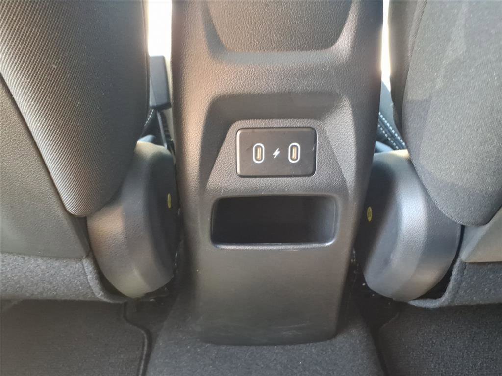 Certified 2025 Hyundai Venue SEL image 13