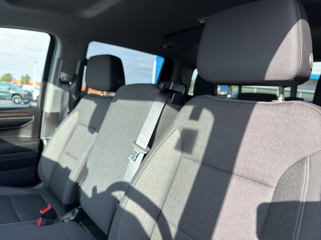 Used 2024 Chevrolet Silverado 1500 LT w/ Z71 Off-Road Package image 29