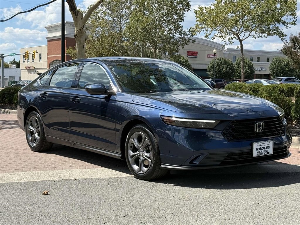 Used 2024 Honda Accord EX image 2