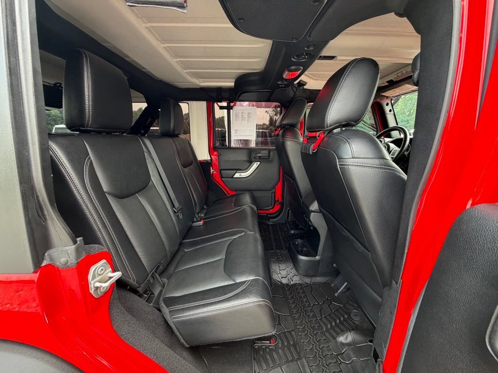 Used 2016 Jeep Wrangler Unlimited Rubicon w/ Dual Top Group AWD/4WD image 18