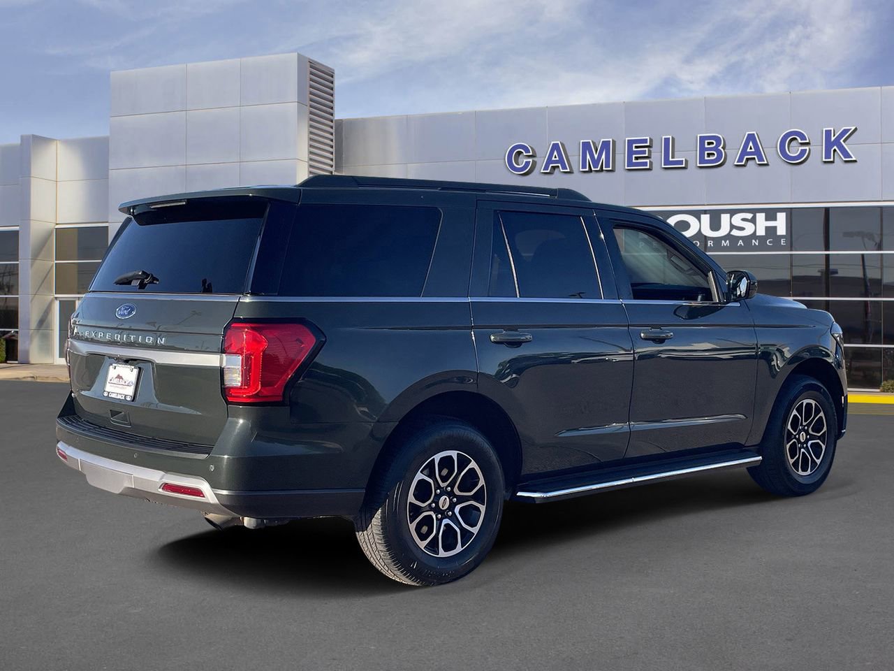 Used 2022 Ford Expedition XLT image 6