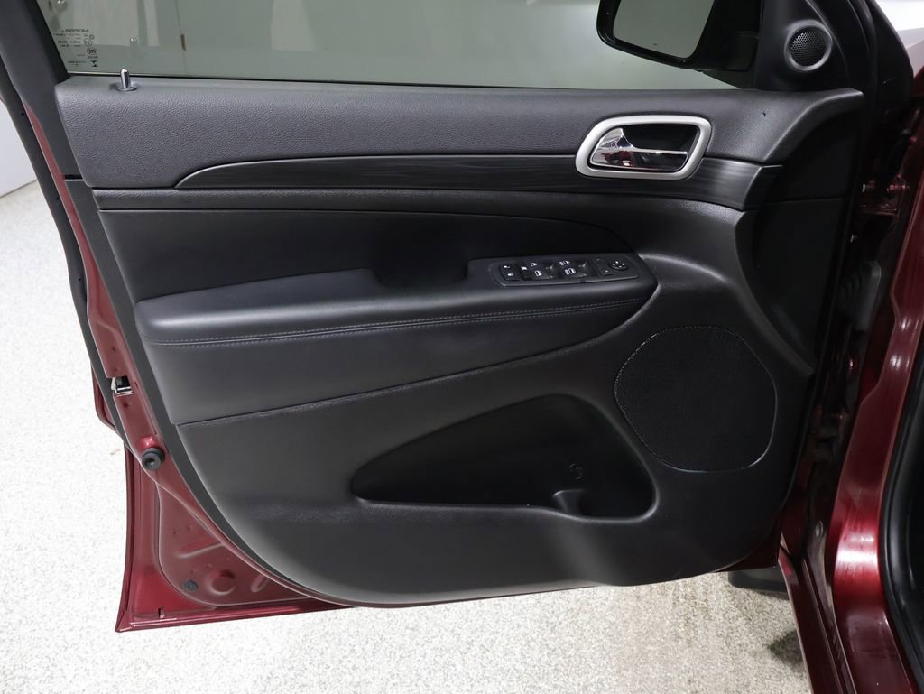 Certified 2020 Jeep Grand Cherokee Altitude AWD/4WD image 13