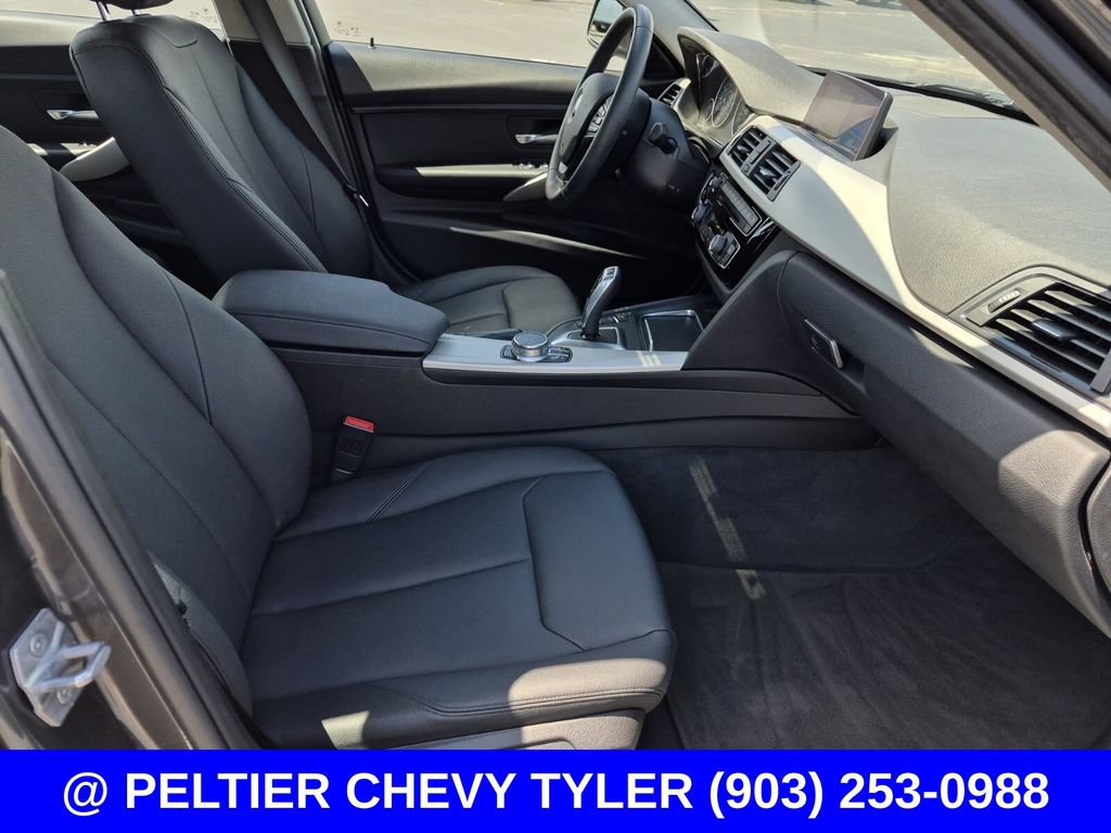 Used 2018 BMW 320i xDrive Sedan AWD/4WD image 11
