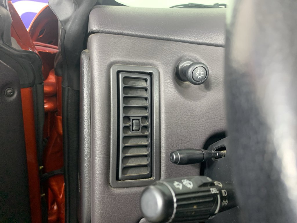 Used 2001 Chrysler Prowler image 18