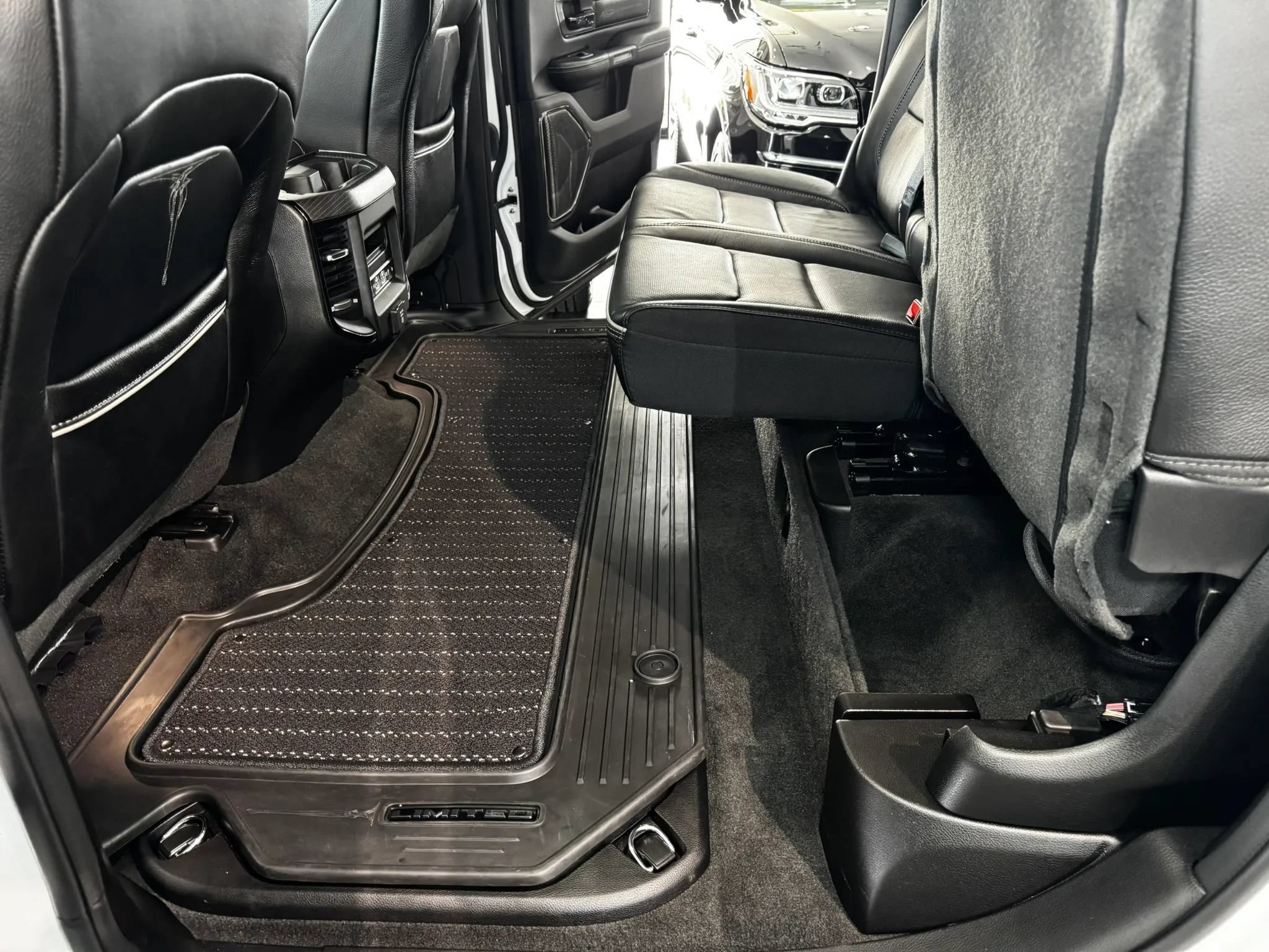 Used 2023 RAM 1500 Limited AWD/4WD image 23