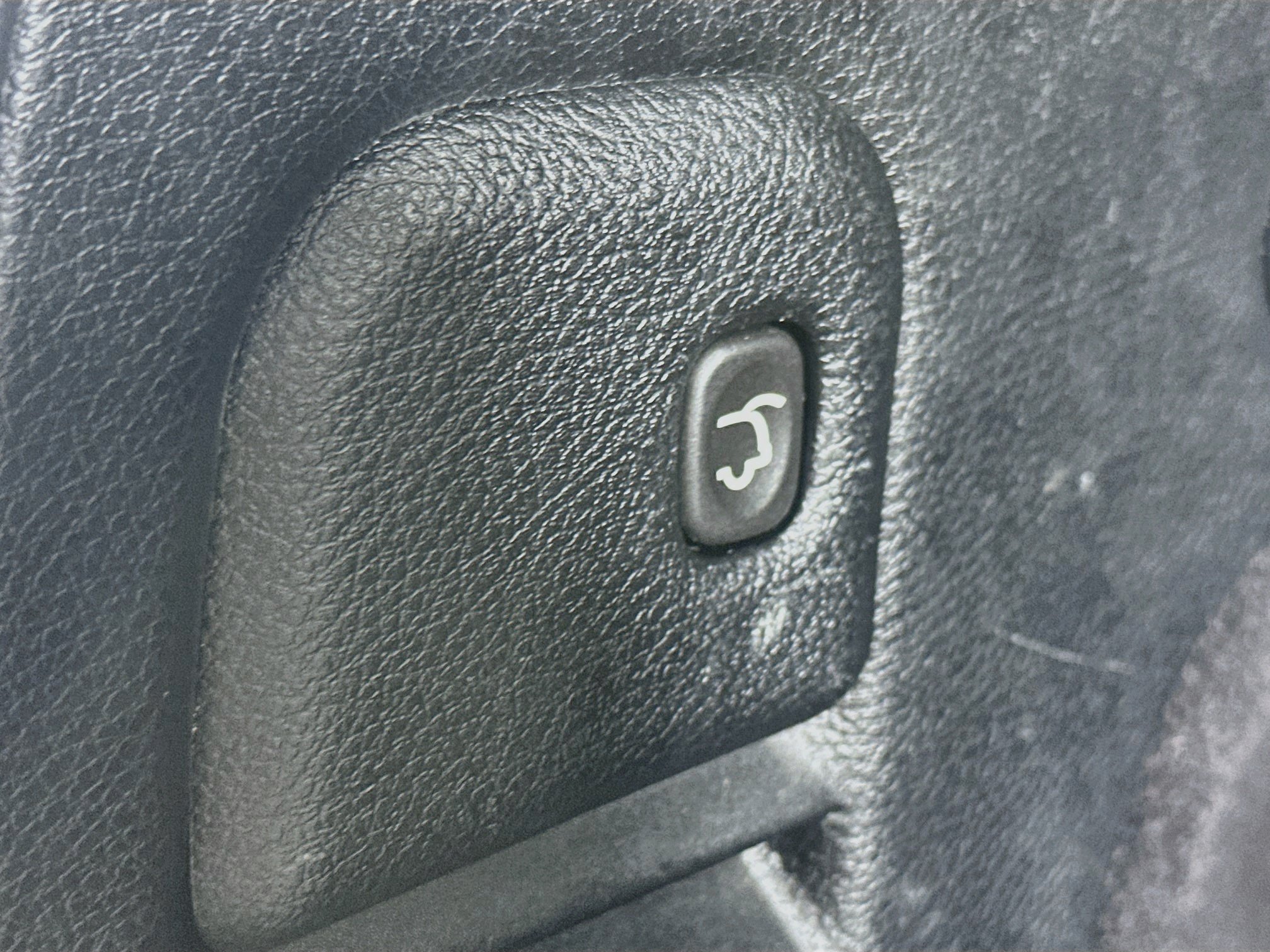Used 2020 Jeep Grand Cherokee Altitude RWD image 29