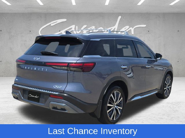 Used 2023 INFINITI QX60 Sensory w/ Cargo Package AWD/4WD image 17