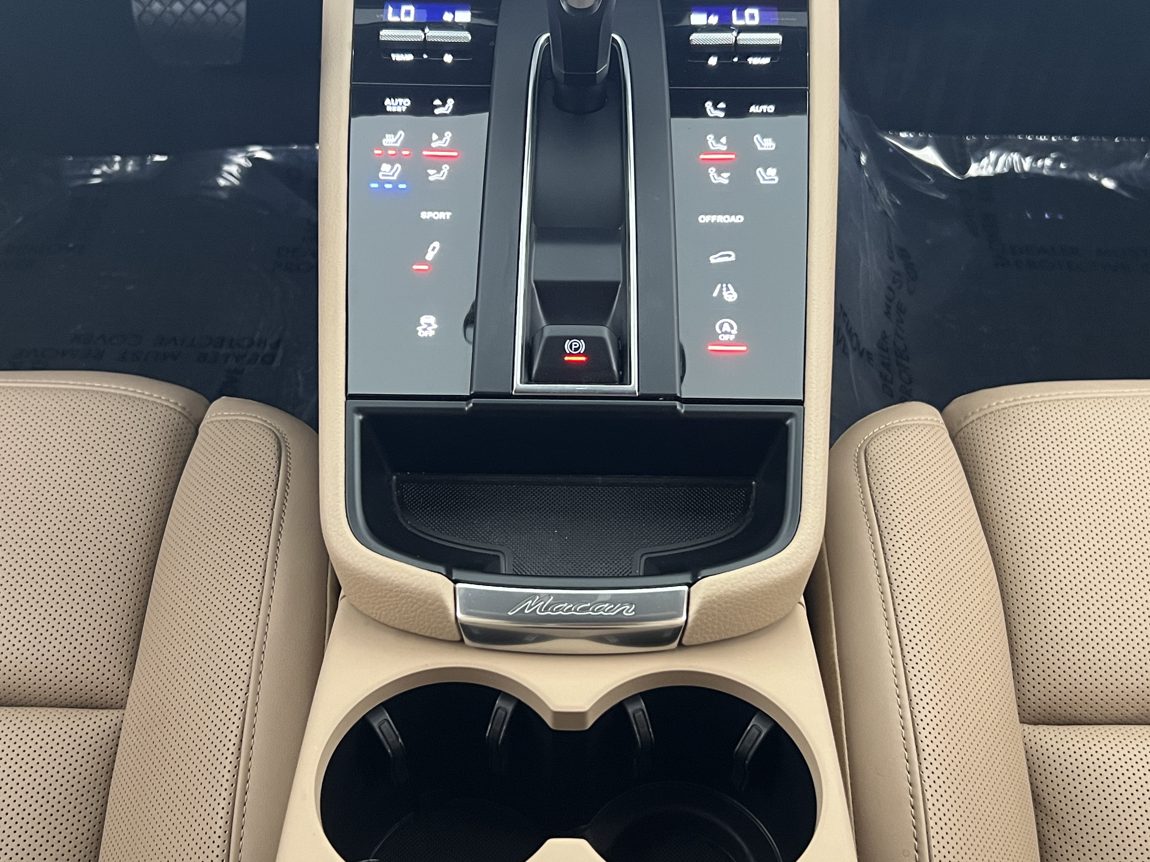 Certified 2024 Porsche Macan S AWD/4WD image 20