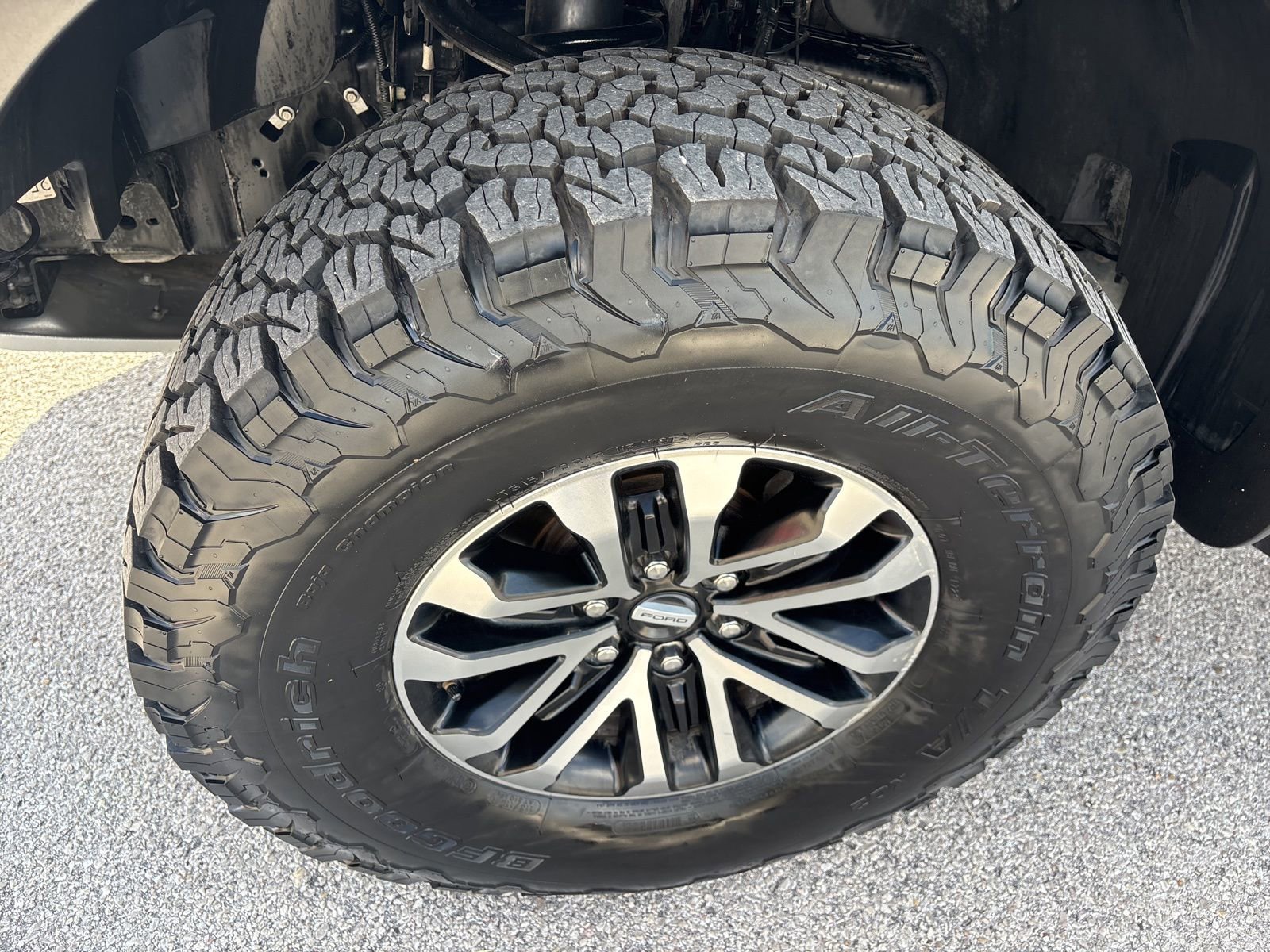 Used 2020 Ford F150 Raptor w/ Equipment Group 802A Luxury image 32