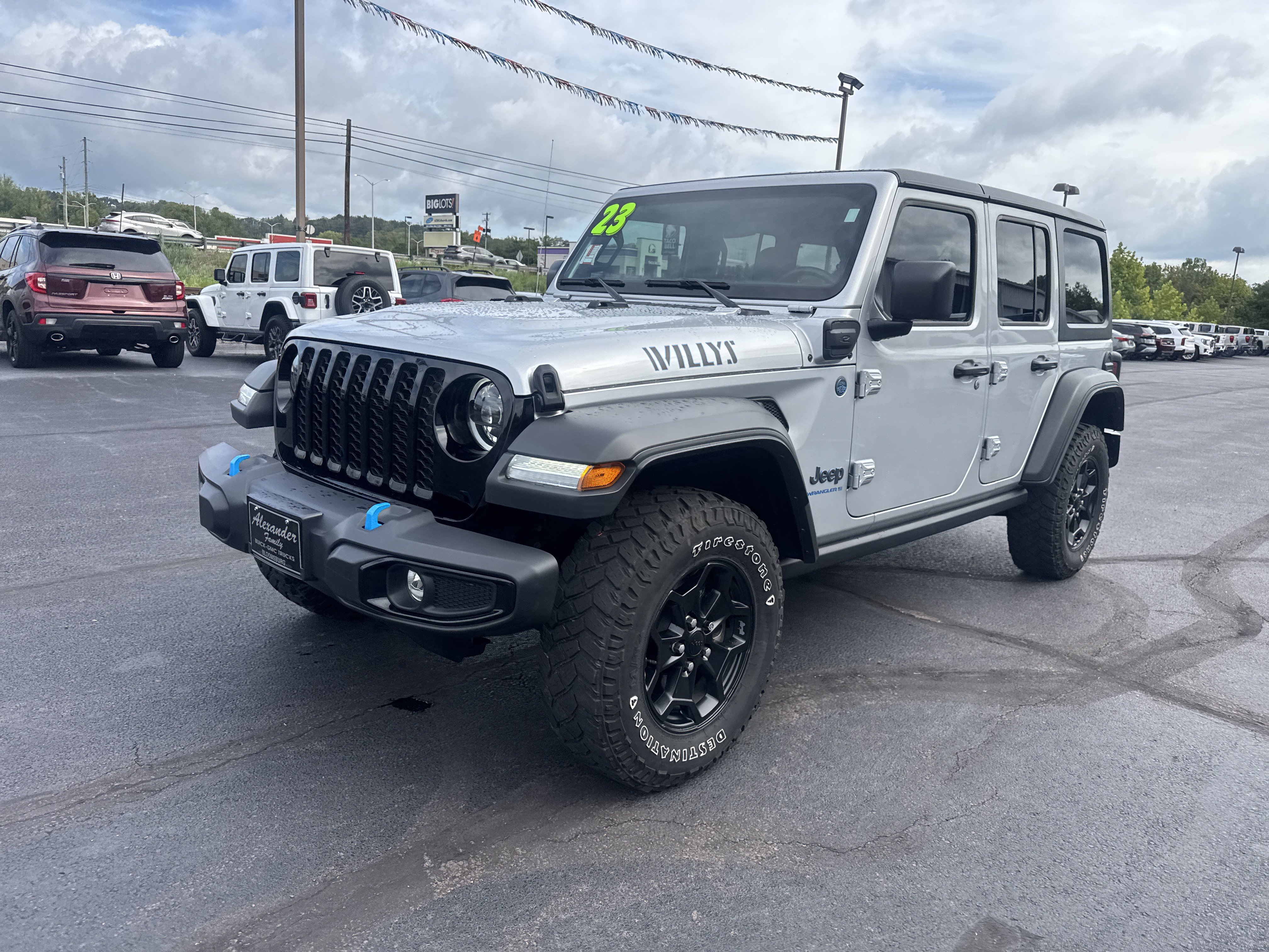 Used 2023 Jeep Wrangler Unlimited w/ Cold Weather Group AWD/4WD image 8