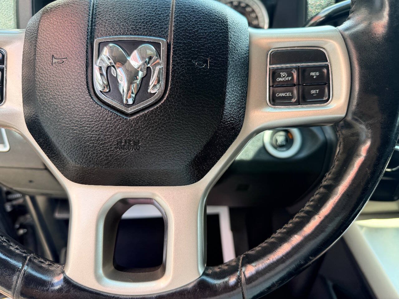Used 2014 RAM 3500 Laramie AWD/4WD image 23
