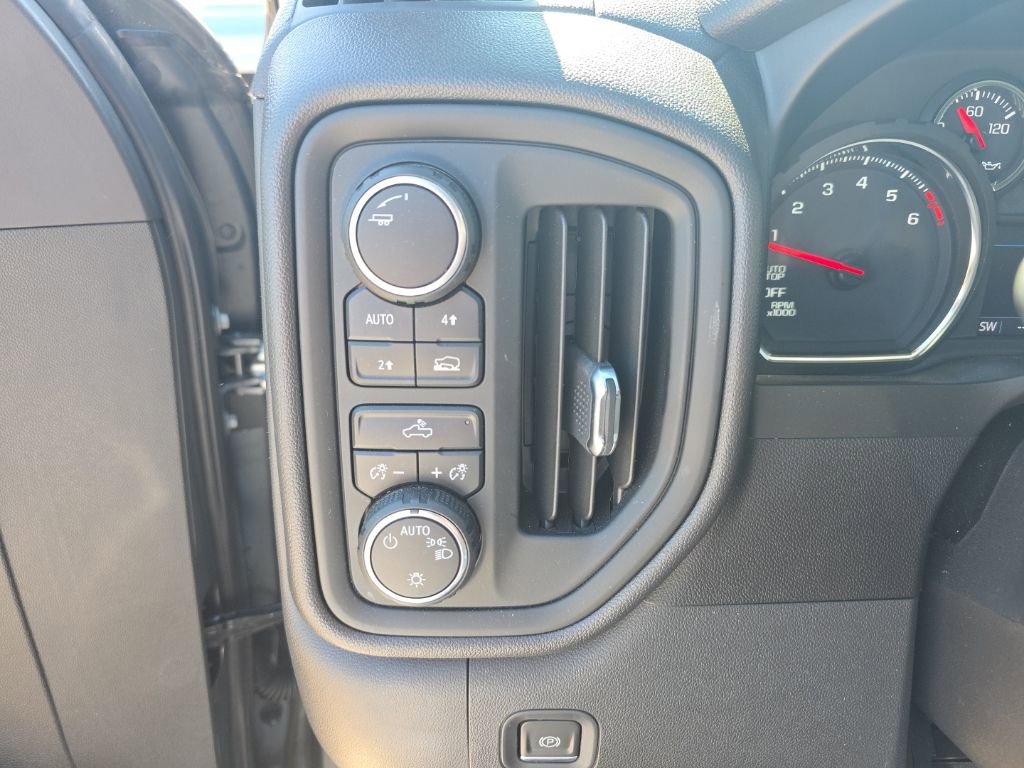 Used 2021 Chevrolet Silverado 1500 Custom w/ LPO, Dark Essentials Package image 17