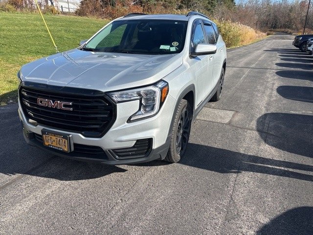 Used 2022 GMC Terrain SLE w/ Driver Convenience Package