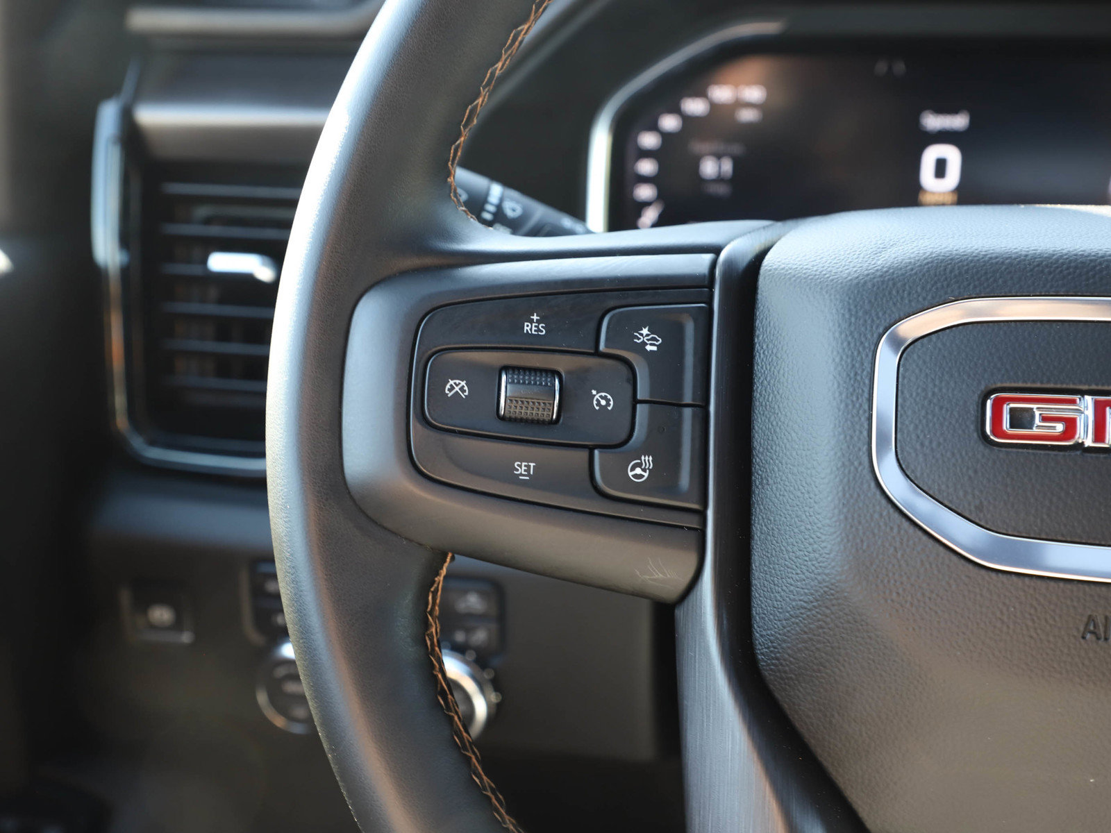 Used 2025 GMC Sierra 2500 AT4 w/ AT4 Premium Plus Package AWD/4WD image 24